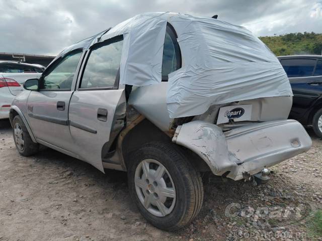 2001 CHEVROLET CORSA 