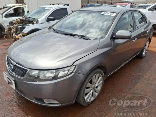 2013 KIA CERATO 