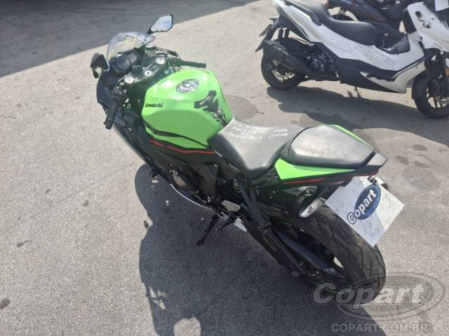 2021 KAWASAKI NINJA ZX-6R 