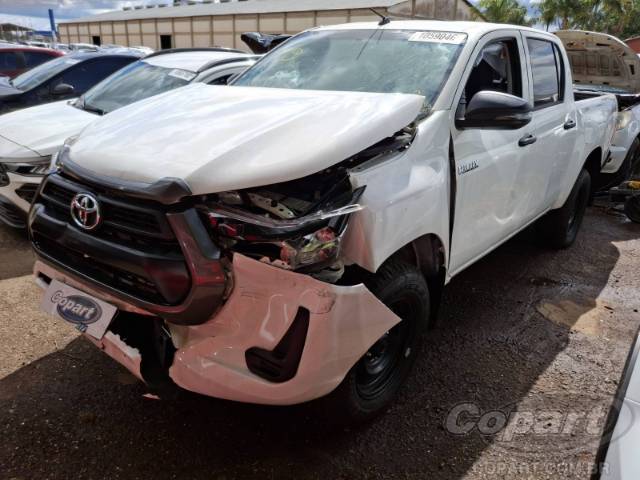 2025 TOYOTA HILUX CD 