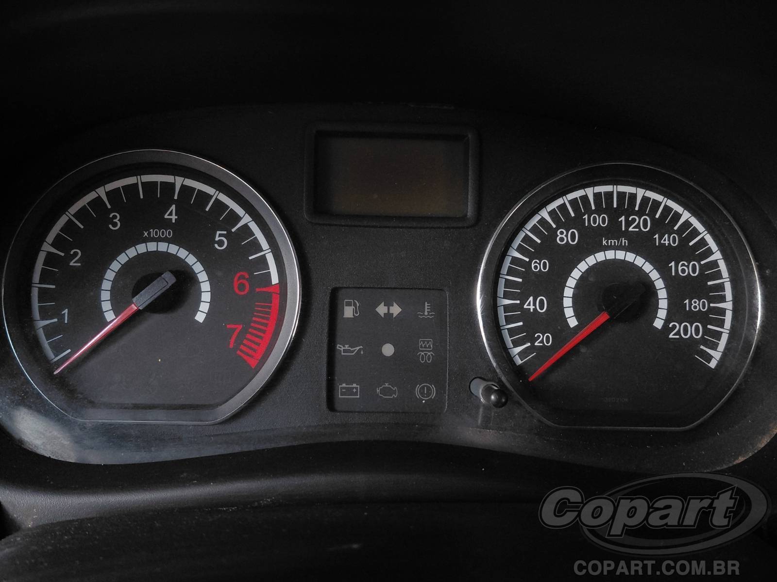 Foto 8 de 10: 2012 RENAULT LOGAN