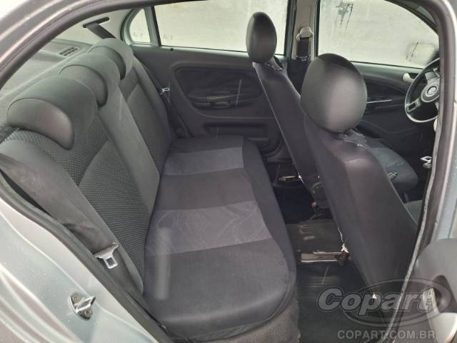 2015 VOLKSWAGEN VOYAGE 