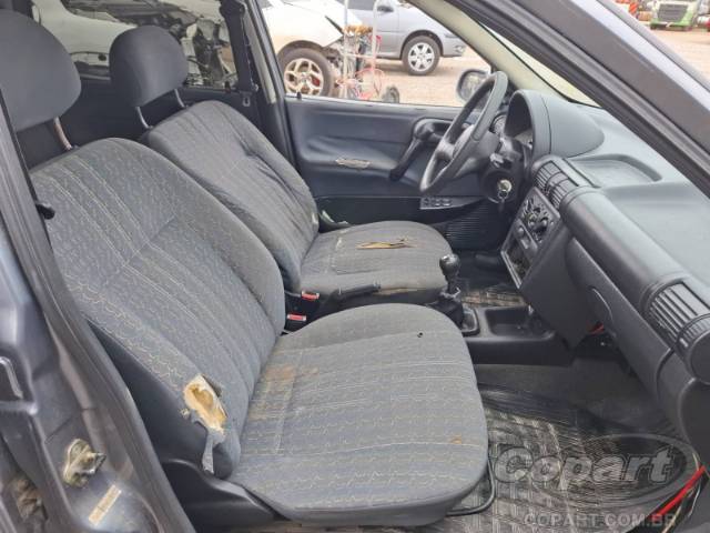 2000 CHEVROLET CORSA 