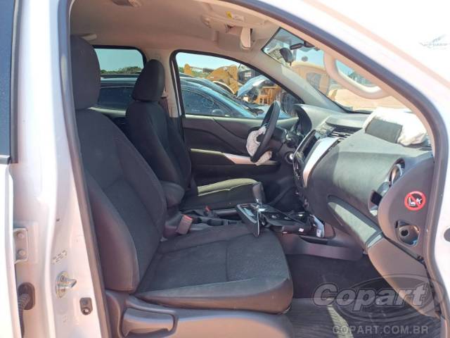 2025 NISSAN FRONTIER CD 