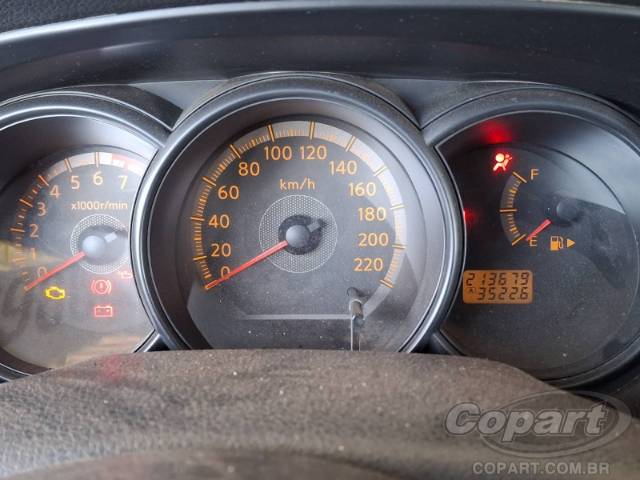 2010 NISSAN LIVINA 