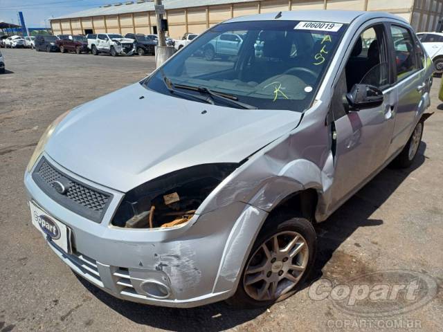 2010 FORD FIESTA SEDAN 
