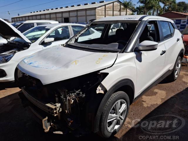 2024 NISSAN KICKS 