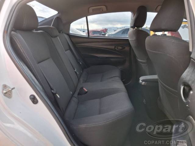 2025 TOYOTA YARIS SEDA 