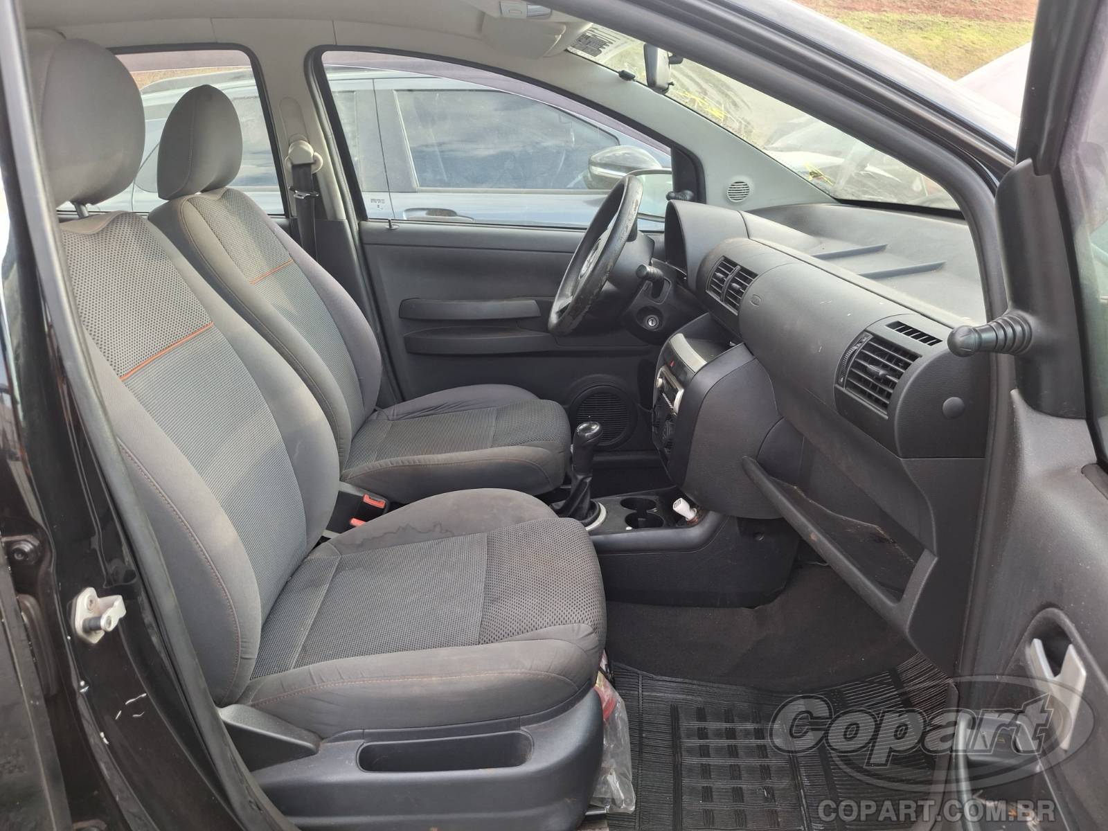 2009 VOLKSWAGEN FOX — foto 5 de 12