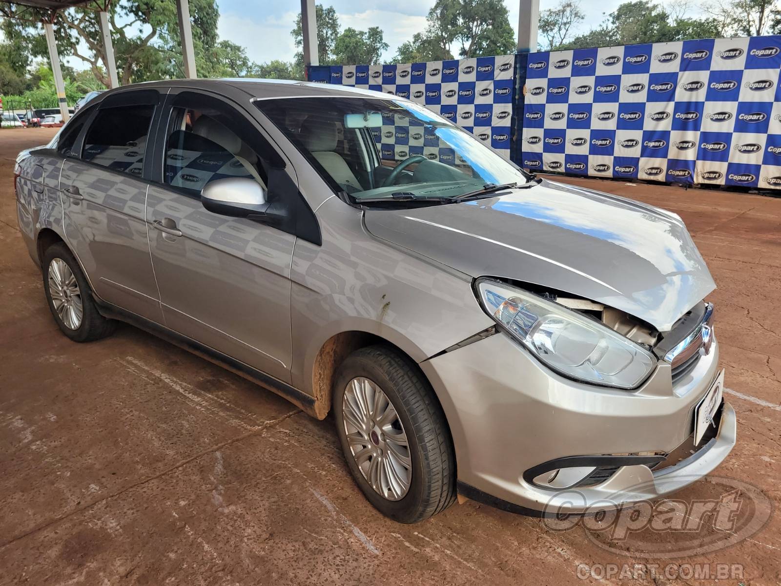 Veículo Fiat Grand Siena FIAT Grand Siena 2013 1.6 16V Flex/Álcool 2013 em leilão