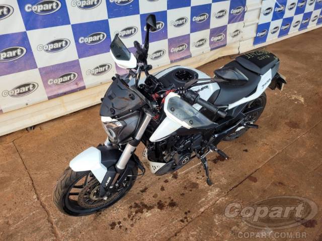 2025 BAJAJ DOMINAR 