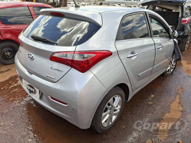 2015 HYUNDAI HB20 