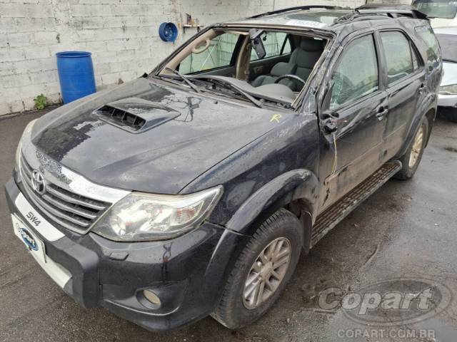 2013 TOYOTA HILUX SW4 