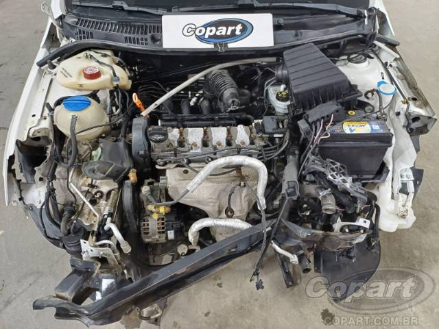 2015 VOLKSWAGEN VOYAGE 