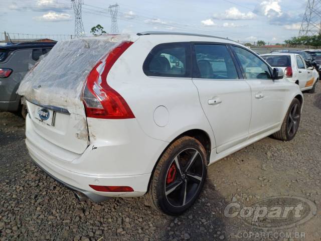 2015 VOLVO XC60 