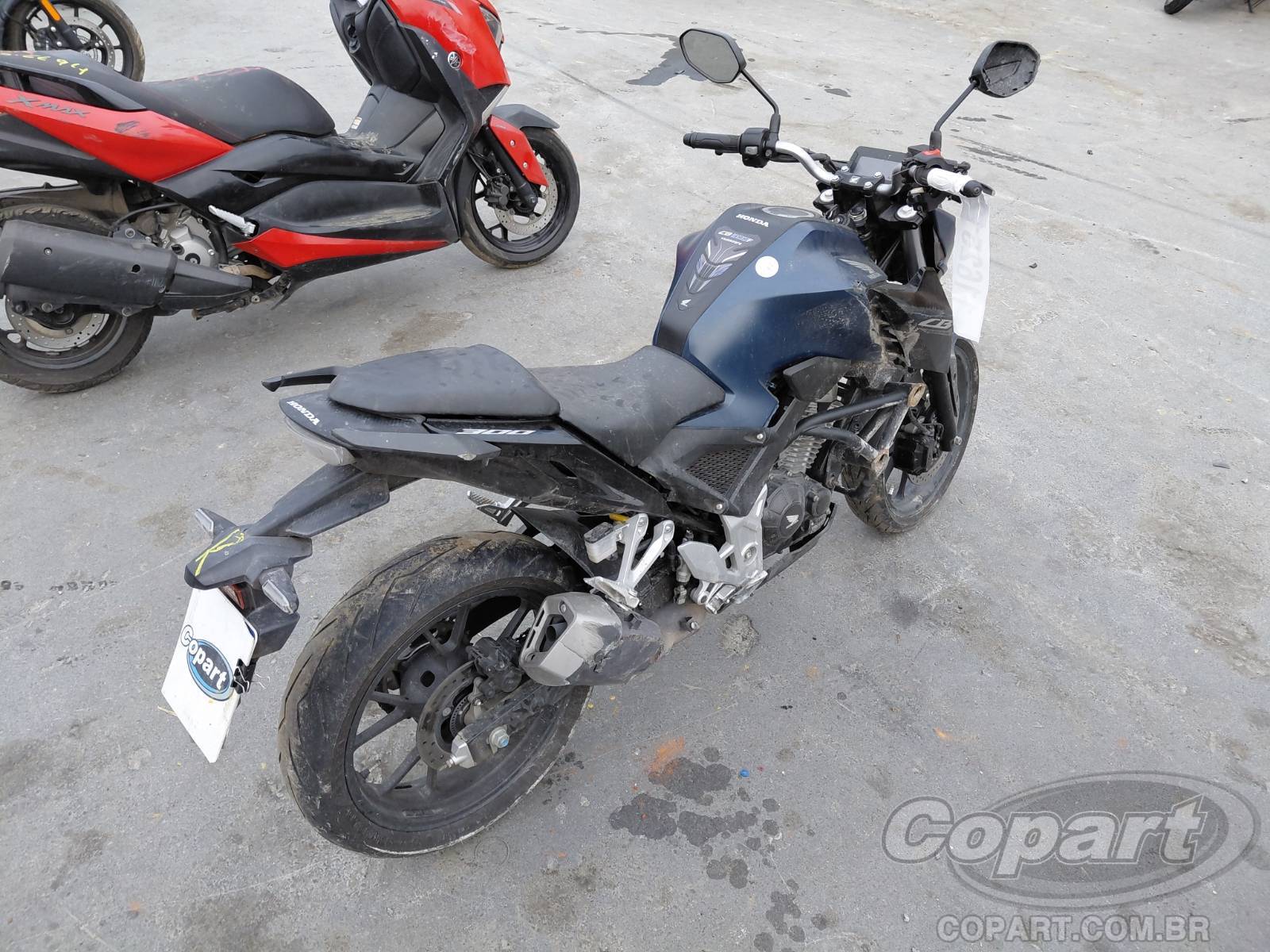 2025 HONDA CB 300F — foto 4 de 10