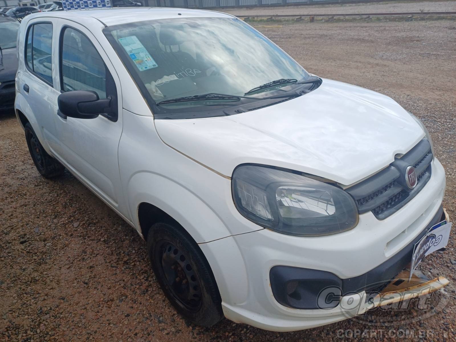 Veículo Fiat Uno Fiat Uno Attractive 1.0 EVO 2021 Colisão Média Monta 2021 em leilão