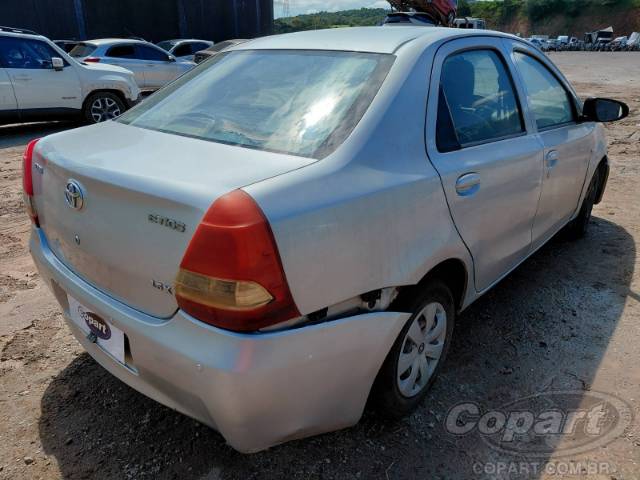 2015 TOYOTA ETIOS SEDA 