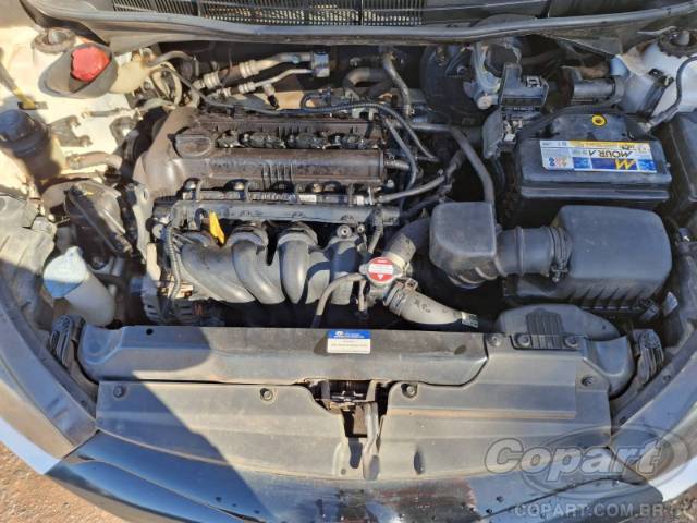 2015 HYUNDAI HB20S 