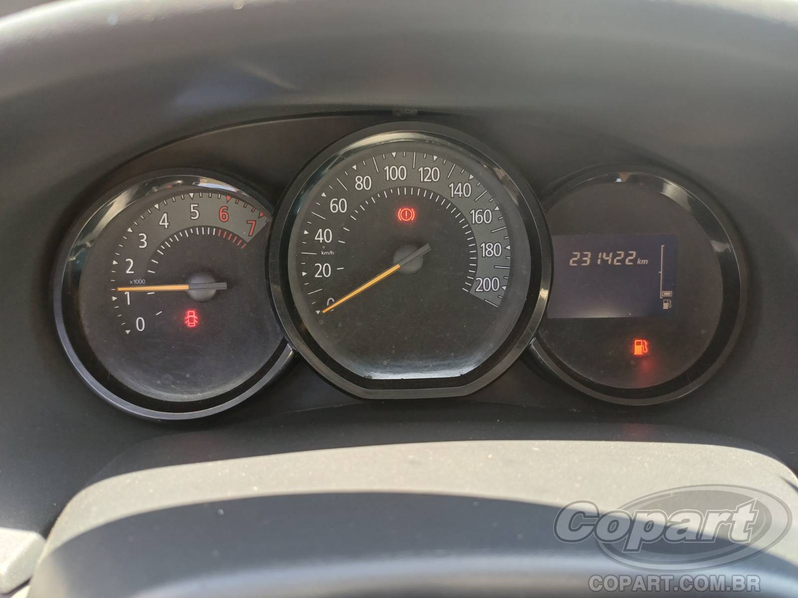 Foto 8 de 11: 2016 RENAULT LOGAN
