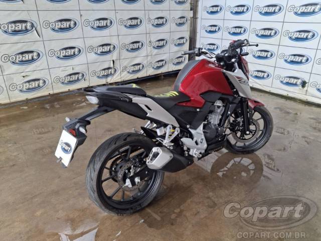 2026 HONDA CB 300F 