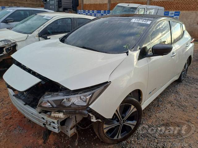 2022 NISSAN LEAF 