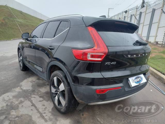 2022 VOLVO XC40 
