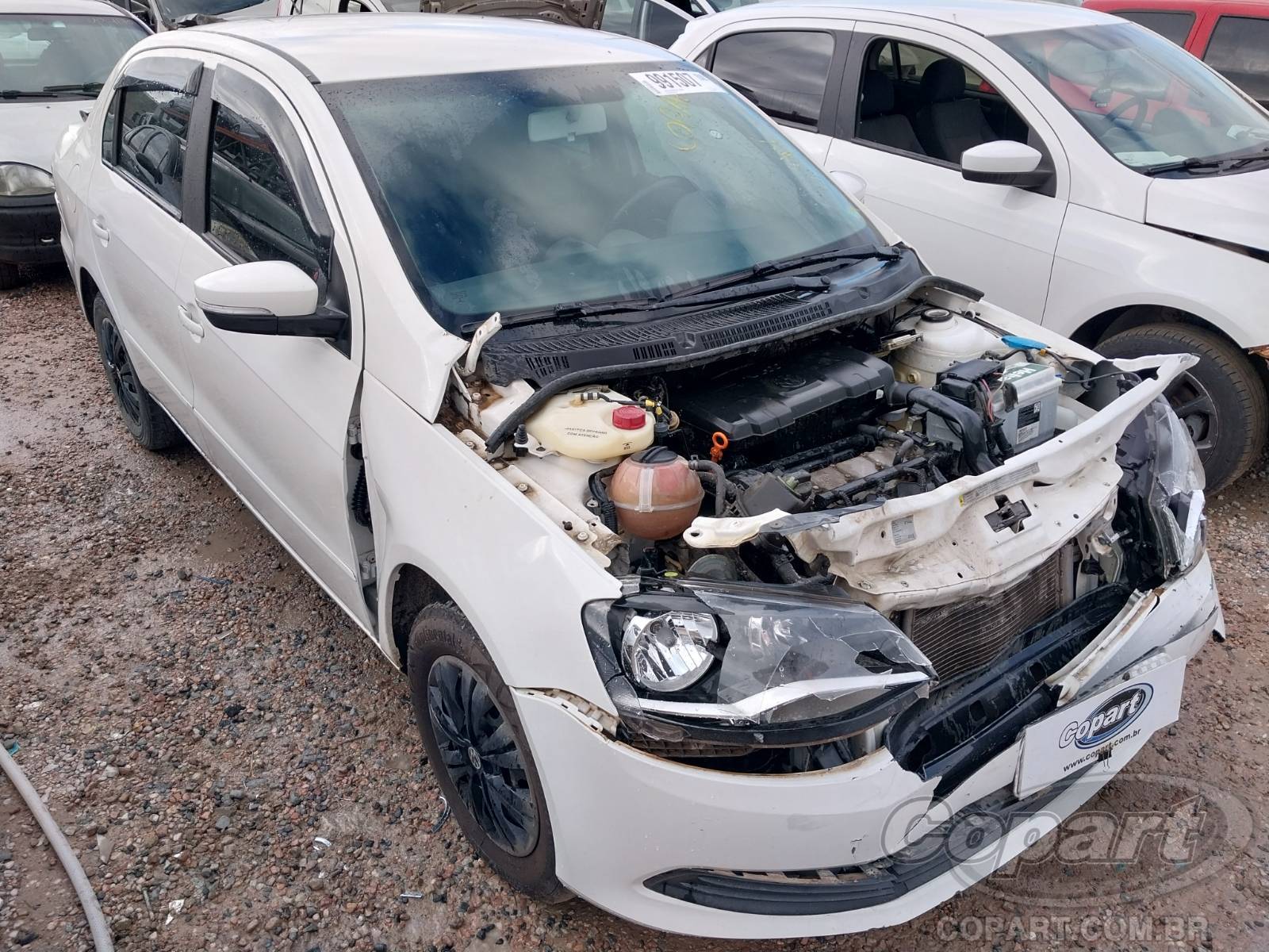 Volkswagen Voyage Comfortline 1.0 Total Flex 2015 Colisão Média Monta