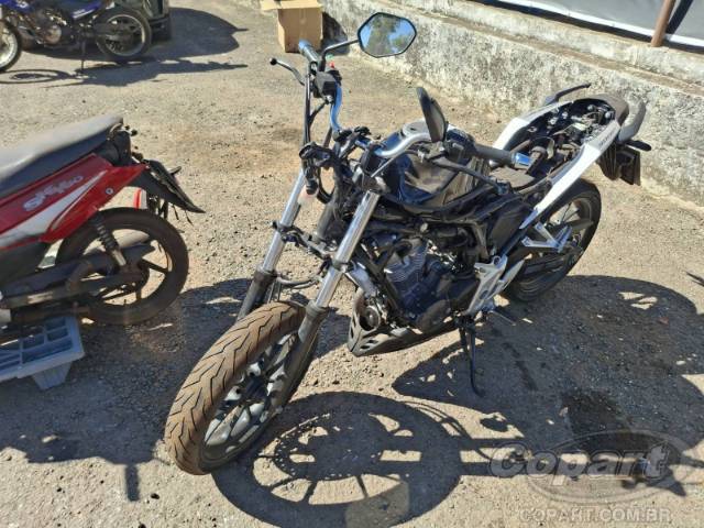 2026 HONDA CB 300F 