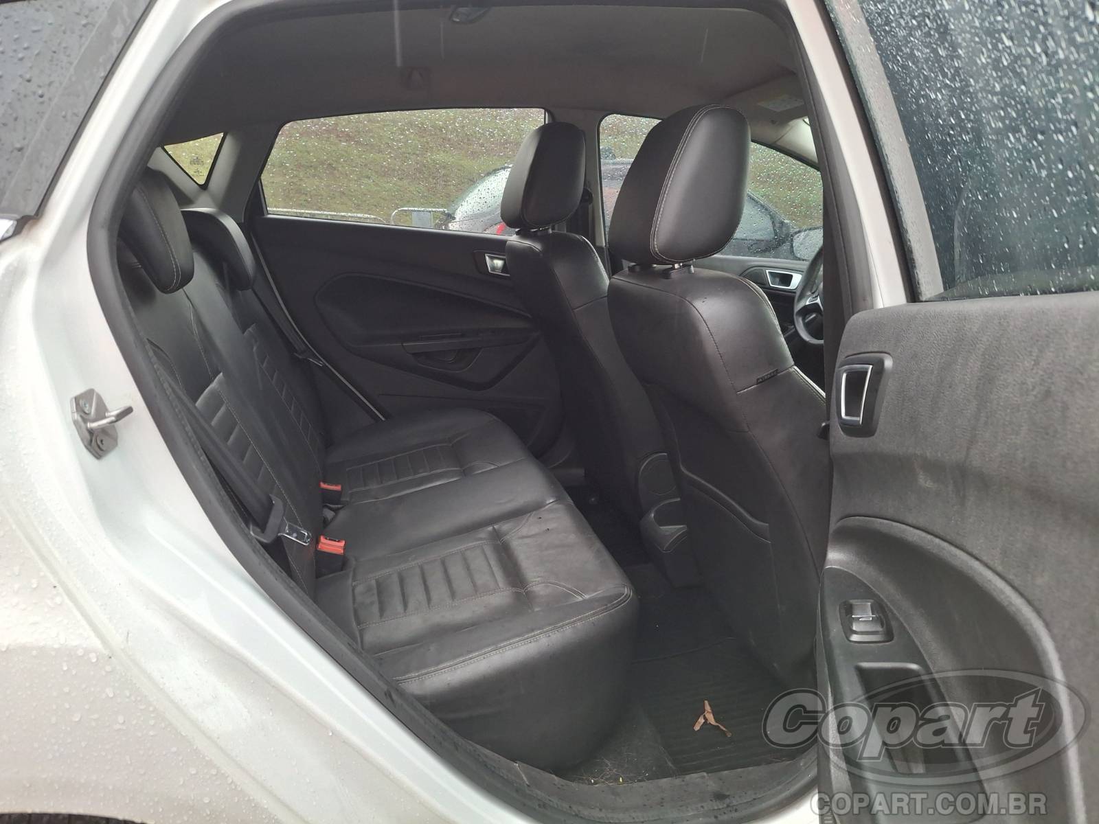 Foto 6 de 13: 2014 FORD FIESTA