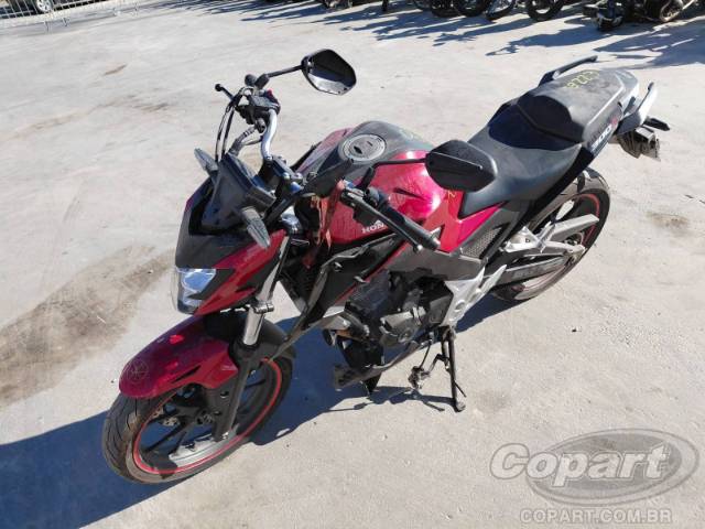 2025 HONDA CB 300F 