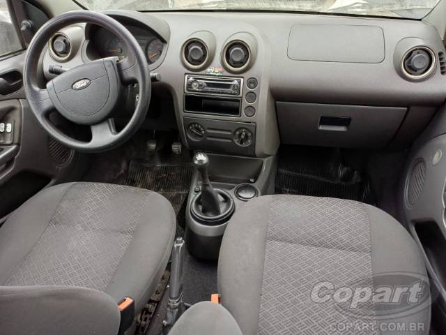2006 FORD FIESTA SEDAN 