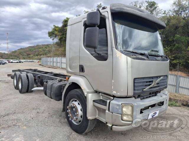 2011 VOLVO VM 