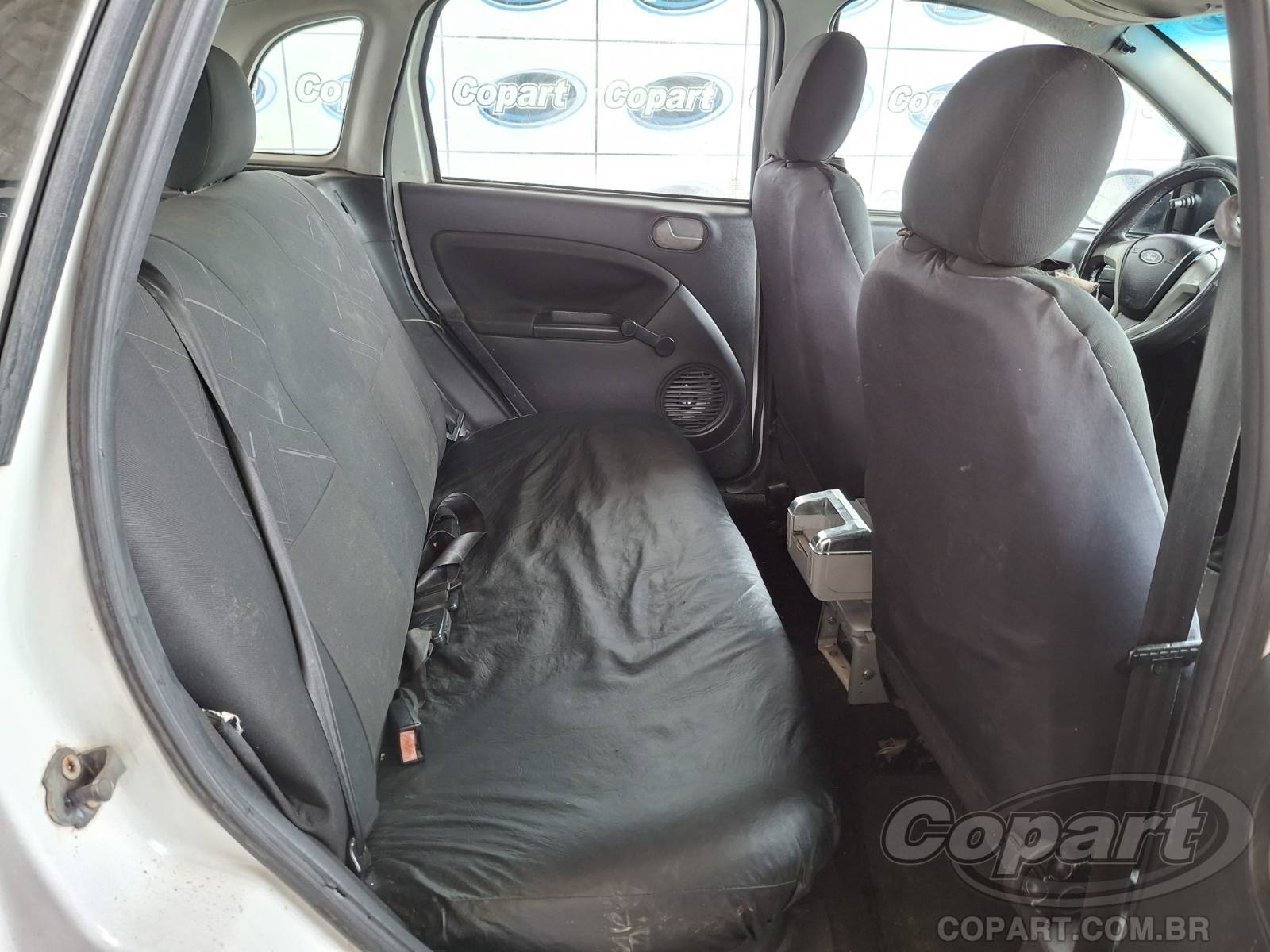 Foto 6 de 10: 2013 FORD FIESTA