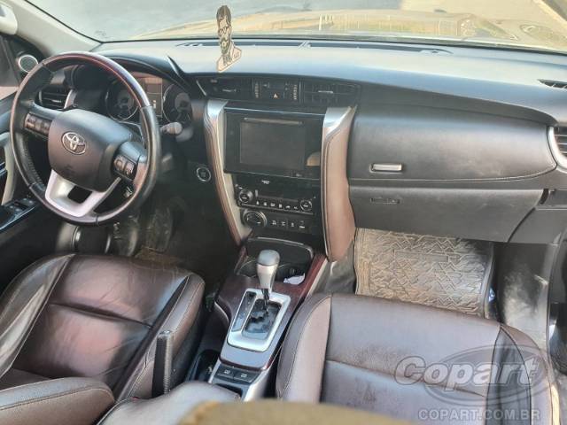 2017 TOYOTA HILUX SW4 