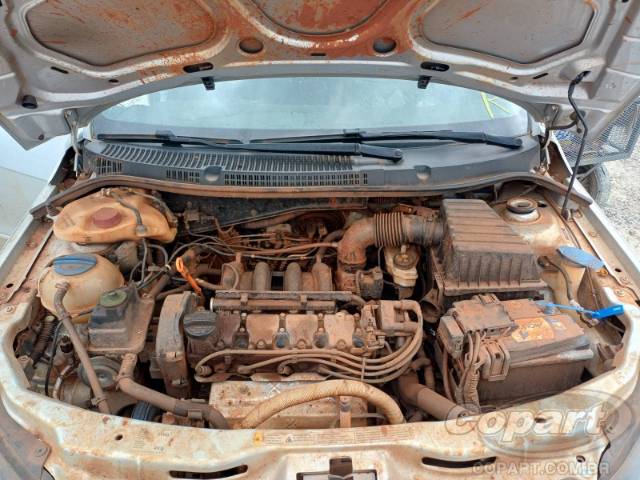 2015 VOLKSWAGEN VOYAGE 