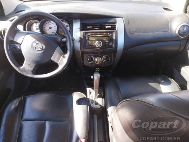 2013 NISSAN LIVINA 