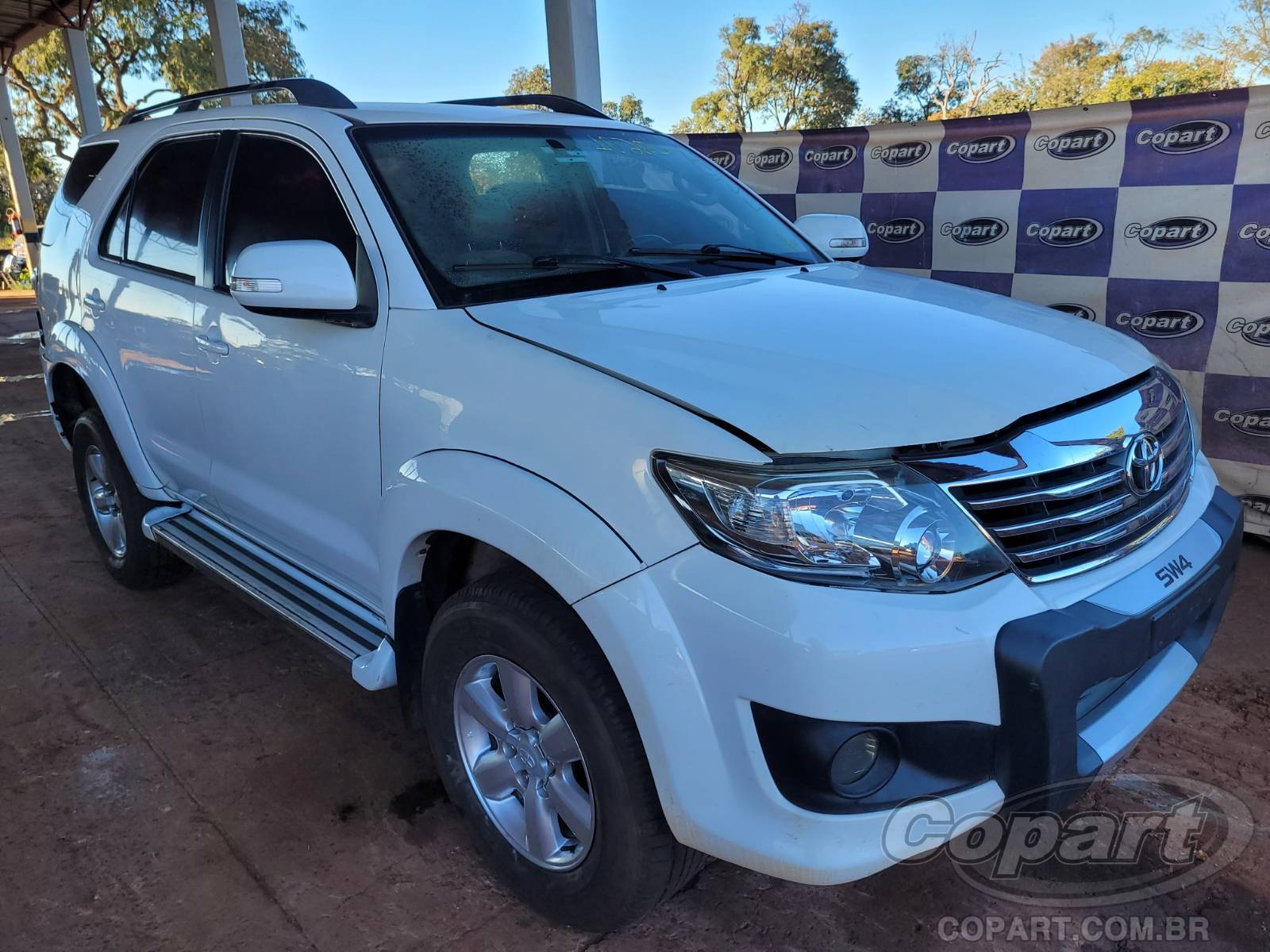 Veículo Toyota Hilux SW4 TOYOTA HILUX SW4 SR 2.7 16V VVT-i 2014 2014 em leilão