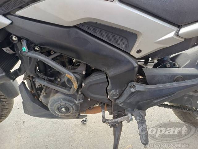 2025 BAJAJ DOMINAR 