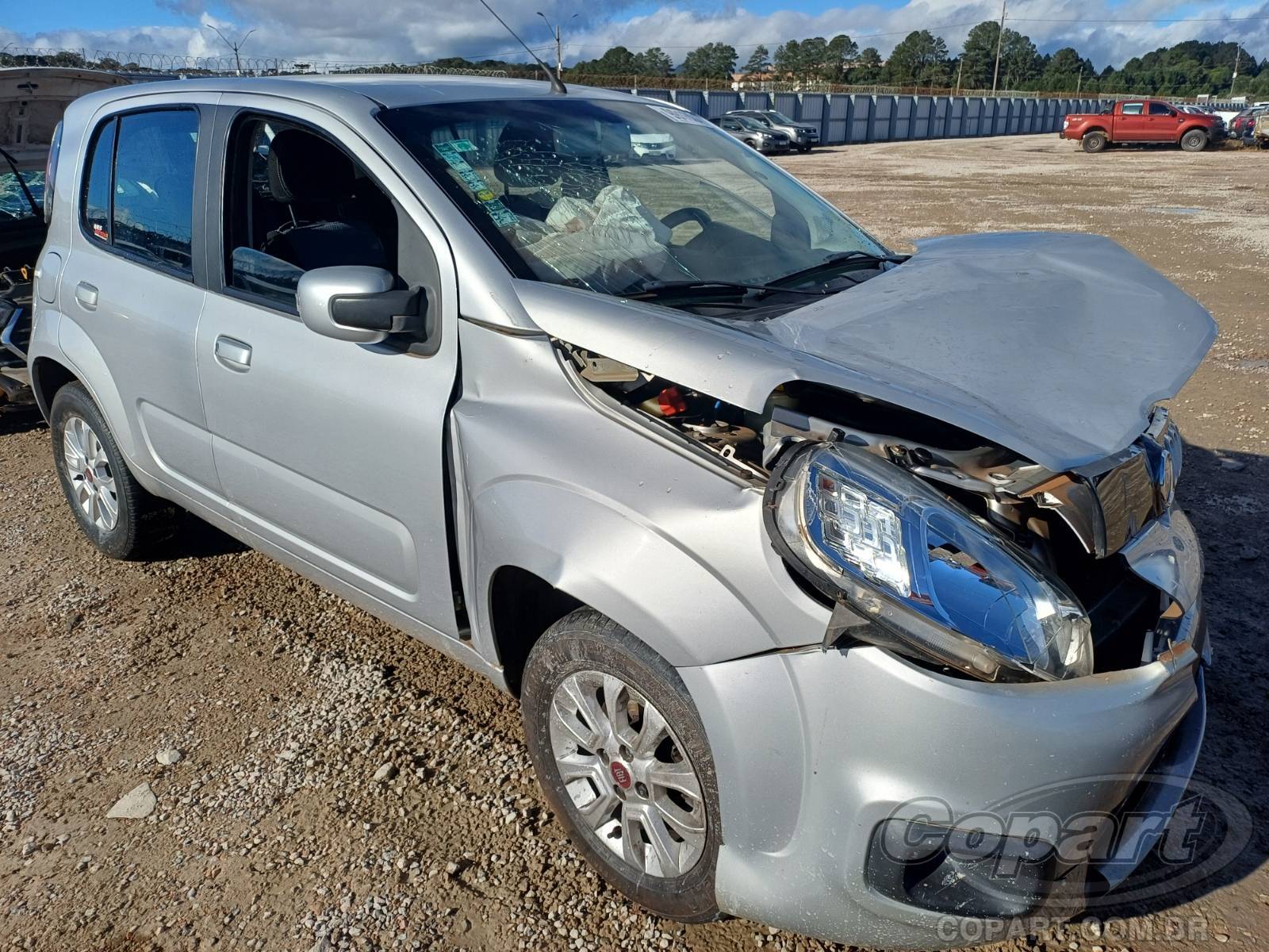Fiat Uno Evolution 1.4 Evo 2015 Colisão Média Monta