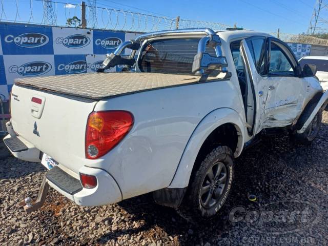 2013 MITSUBISHI L200 TRITON 