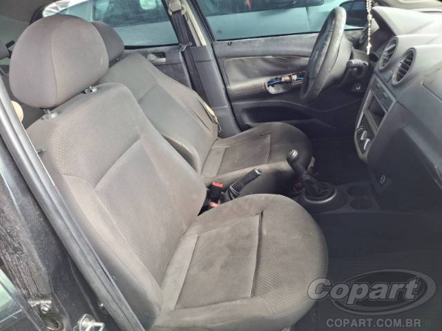 2011 VOLKSWAGEN VOYAGE 