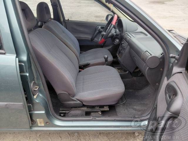 1999 CHEVROLET CORSA SEDAN 