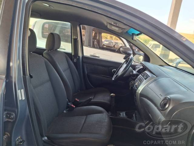 2013 NISSAN LIVINA 