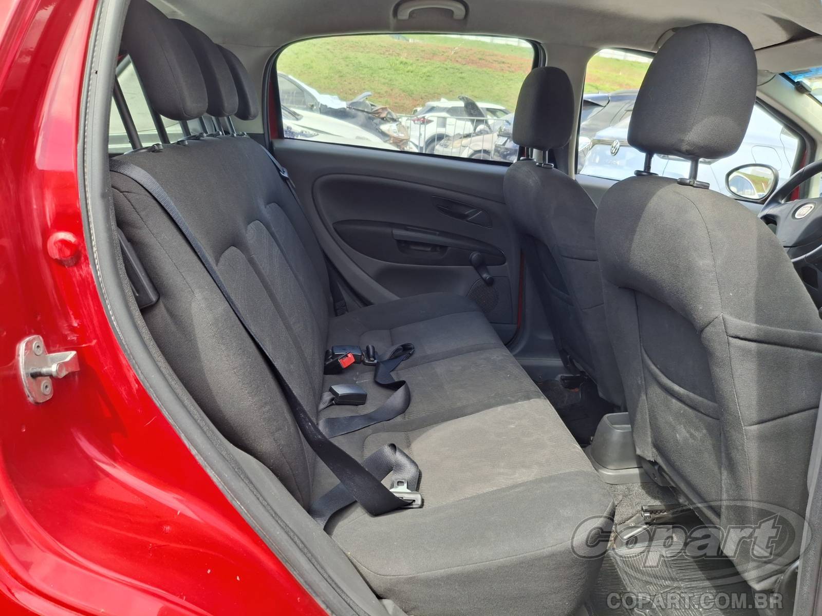 Foto 6 de 15: 2012 FIAT PUNTO