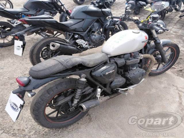 2017 TRIUMPH STREET TWIN 