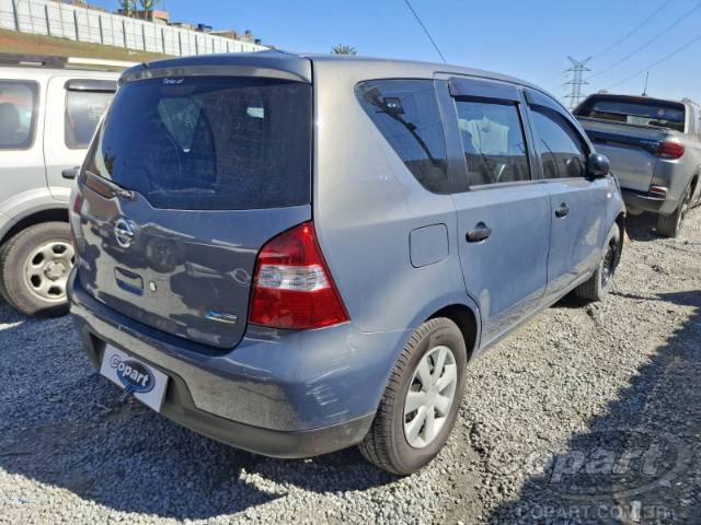 2011 NISSAN LIVINA 