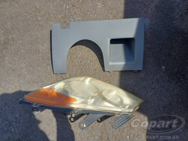 2010 FORD FIESTA SEDAN 