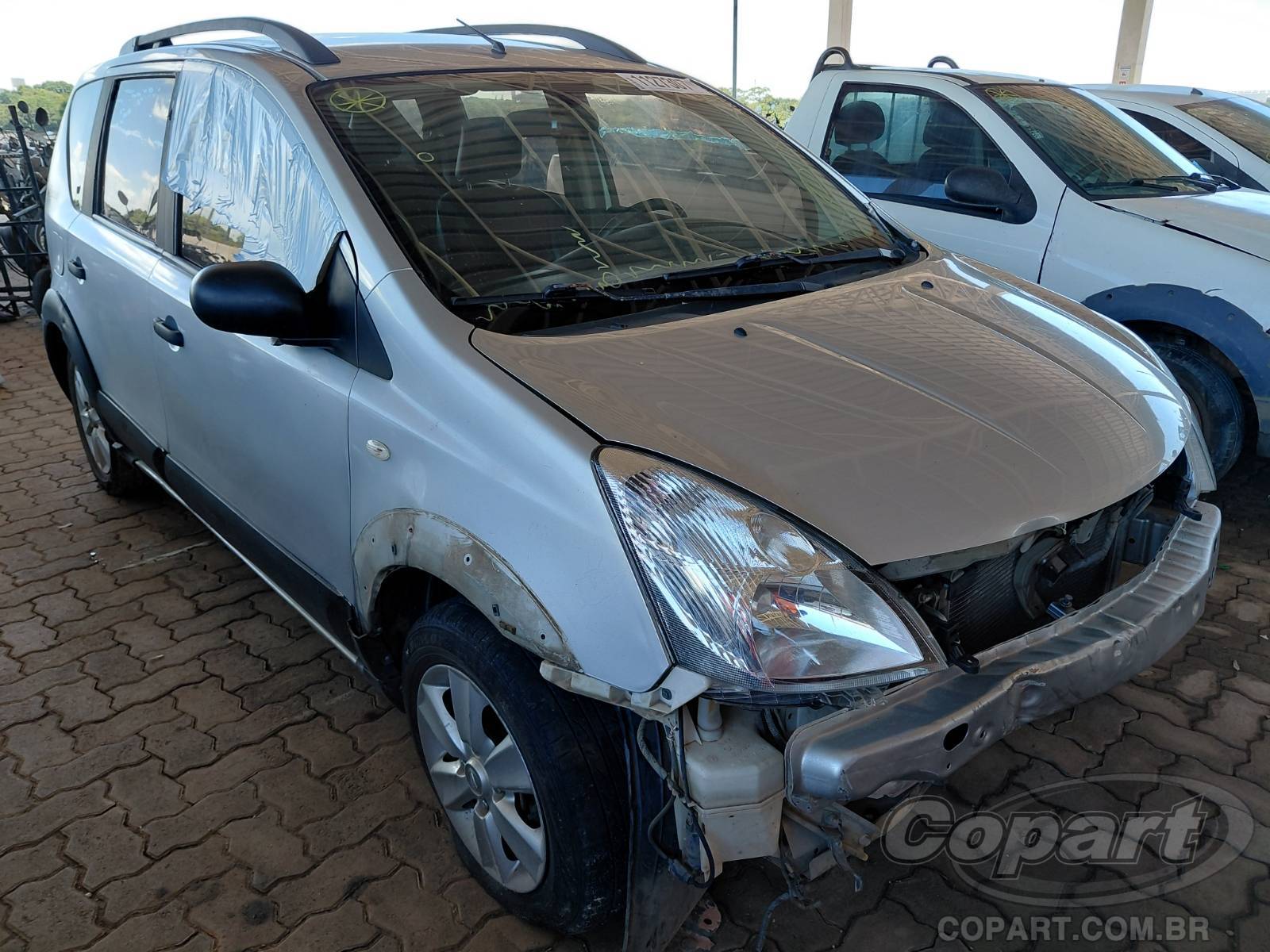 2010 NISSAN LIVINA