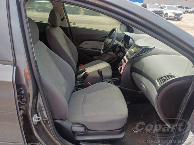2014 HYUNDAI HB20S 